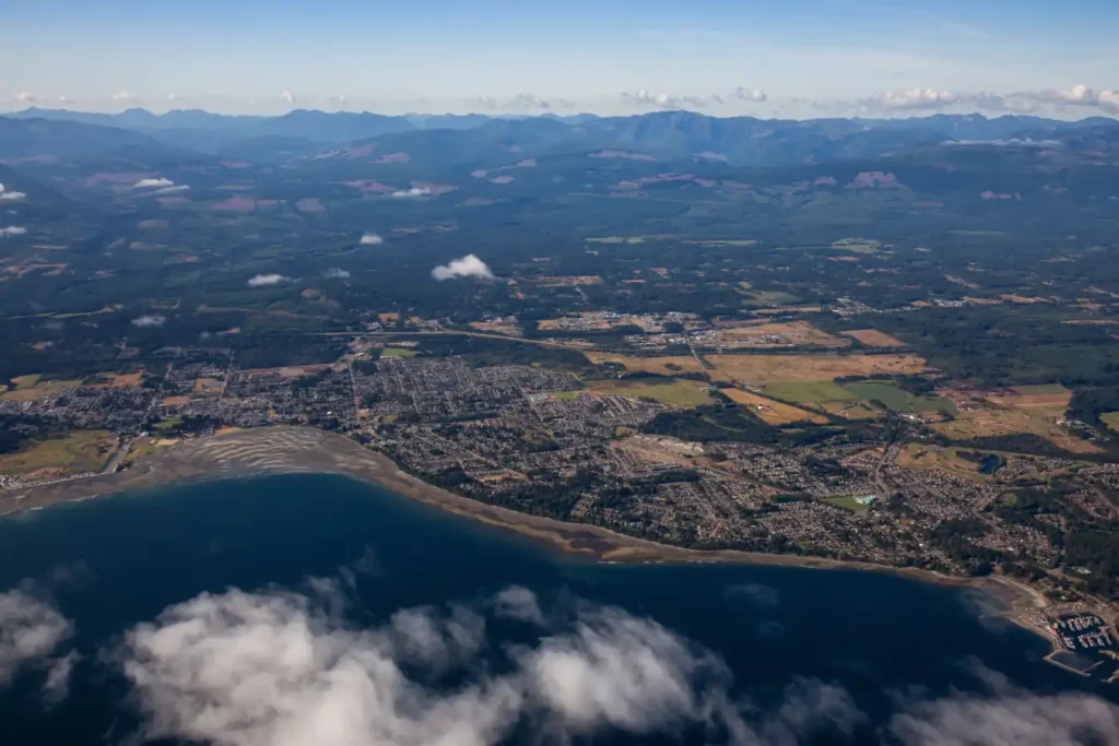 Advanced route planning and navigation flight training over Washington state landscapes